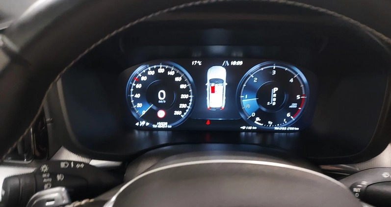 Volvo XC 60 cena 144900 przebieg: 151256, rok produkcji 2021 z Brwinów małe 667